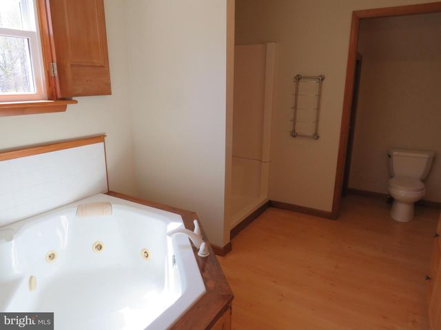 10 SPRING HILL LN, Perkasie, PA 18944