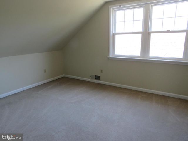 10 SPRING HILL LN, Perkasie, PA 18944