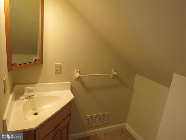 10 SPRING HILL LN, Perkasie, PA 18944