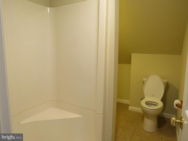 10 SPRING HILL LN, Perkasie, PA 18944