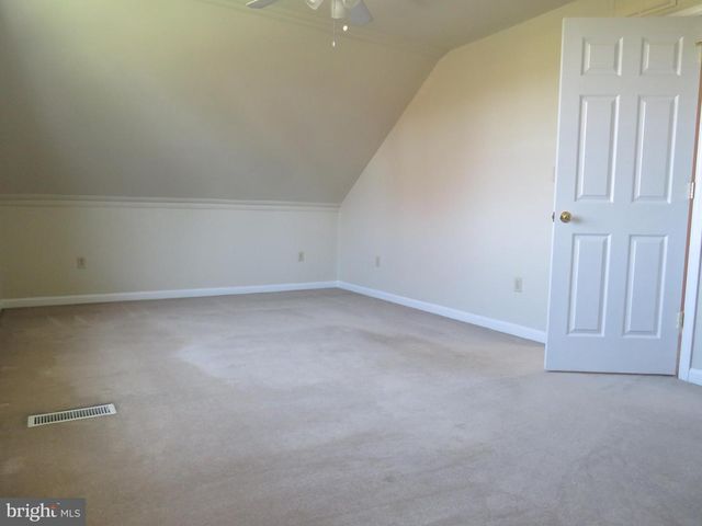 10 SPRING HILL LN, Perkasie, PA 18944
