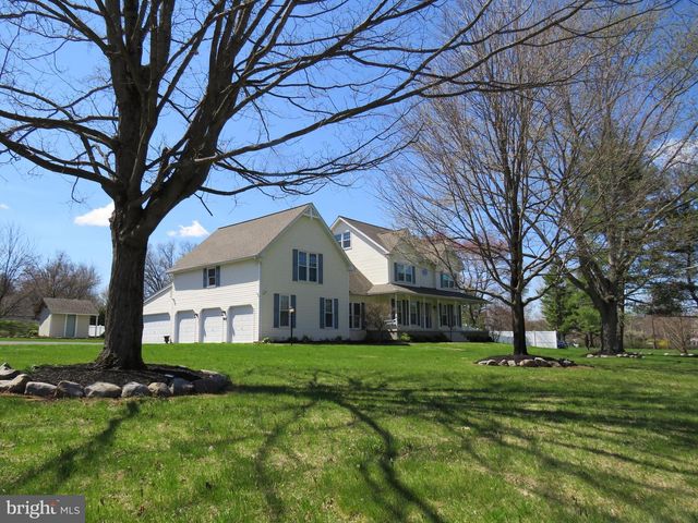 10 SPRING HILL LN, Perkasie, PA 18944