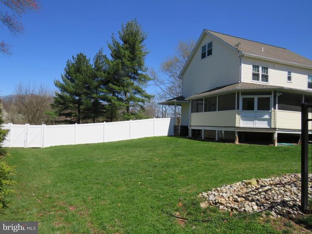 10 SPRING HILL LN, Perkasie, PA 18944