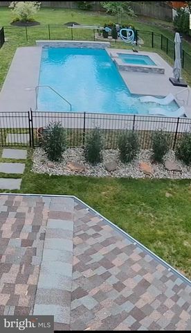 10 SPRING HILL LN, Perkasie, PA 18944