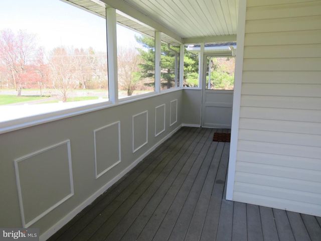 10 SPRING HILL LN, Perkasie, PA 18944