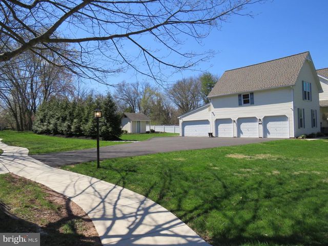 10 SPRING HILL LN, Perkasie, PA 18944