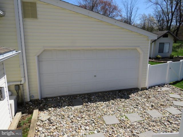 10 SPRING HILL LN, Perkasie, PA 18944