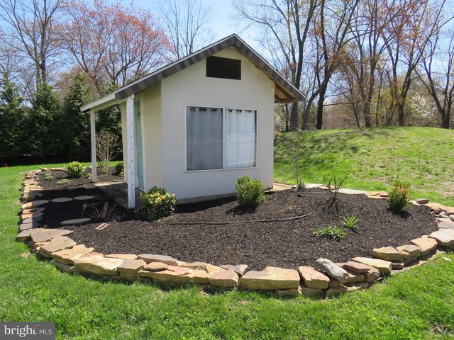10 SPRING HILL LN, Perkasie, PA 18944