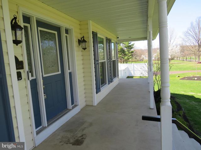 10 SPRING HILL LN, Perkasie, PA 18944