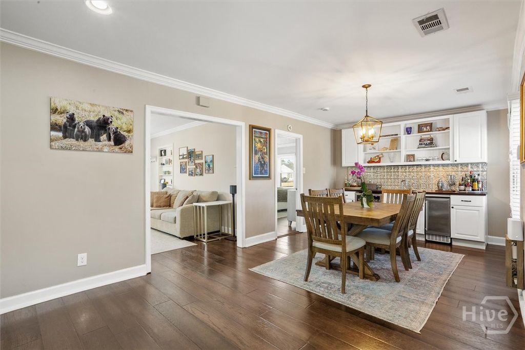 Image 10 of property listing at 312 E 58th Street, Savannah, GA 31405