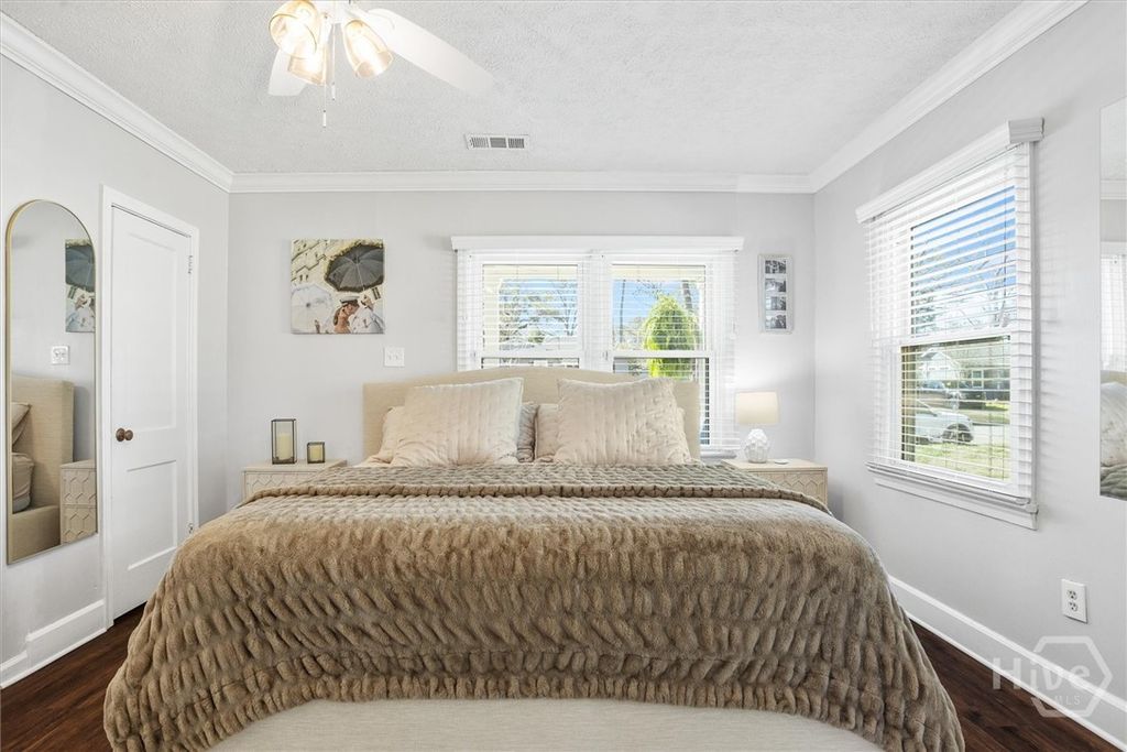 Image 21 of property listing at 312 E 58th Street, Savannah, GA 31405