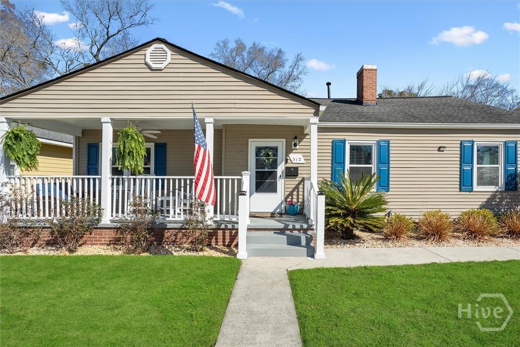 Image 4 of property listing at 312 E 58th Street, Savannah, GA 31405