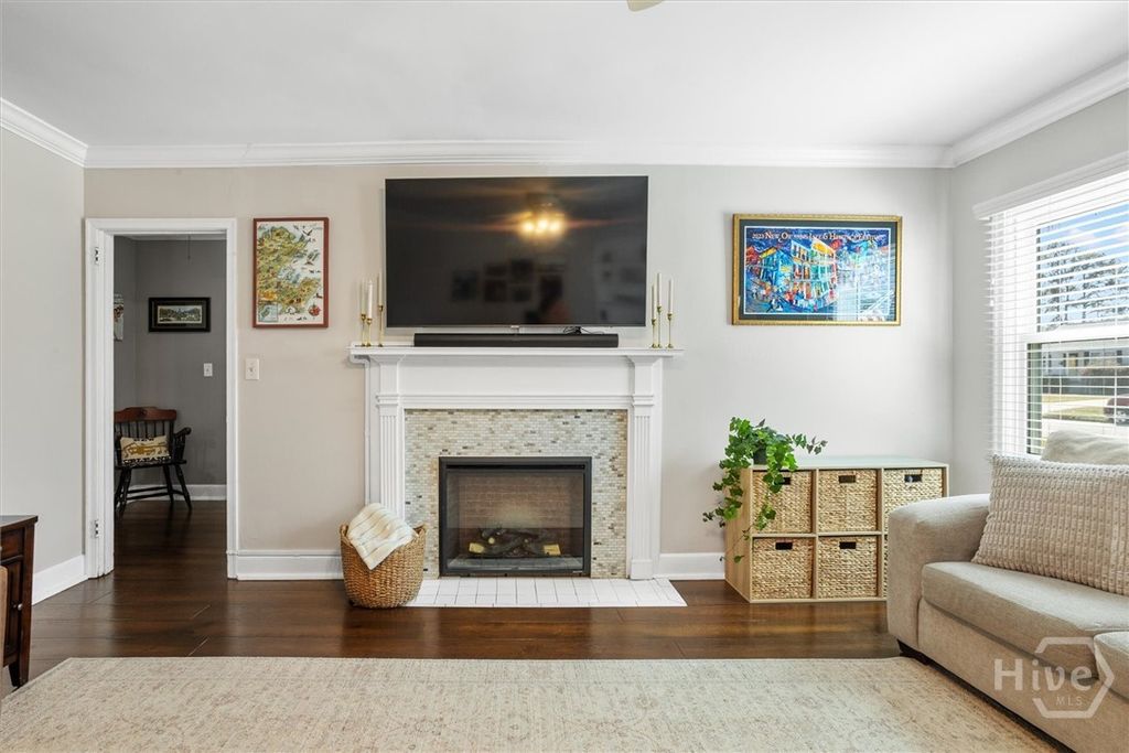 Image 6 of property listing at 312 E 58th Street, Savannah, GA 31405