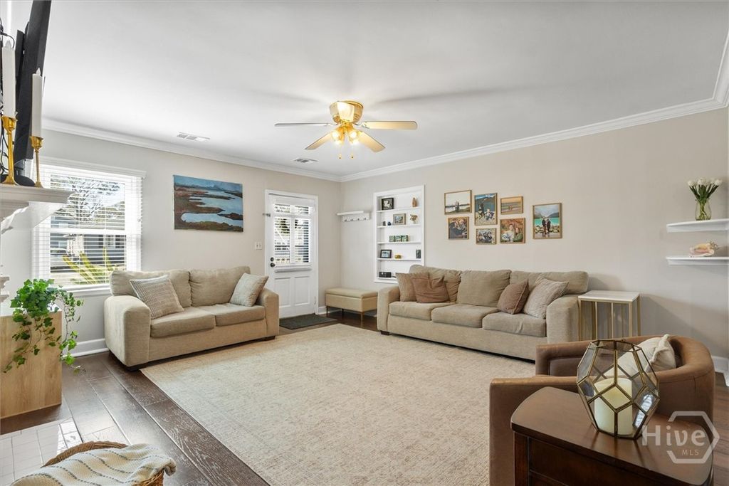 Image 8 of property listing at 312 E 58th Street, Savannah, GA 31405