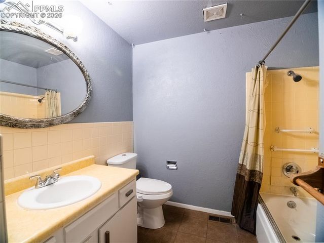 45 Belvista Court, Pueblo, CO 81001