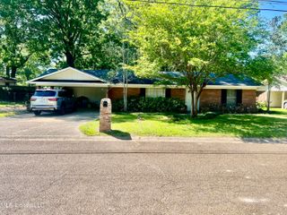 136 Pecanwood Drive, Natchez, MS 39120