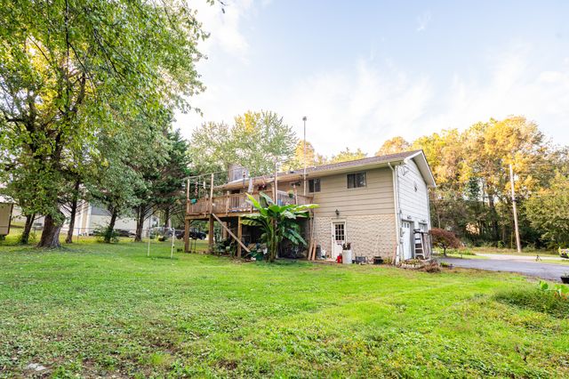 201 Laurelwood Cir, Rossville, GA 30741