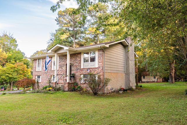 201 Laurelwood Cir, Rossville, GA 30741