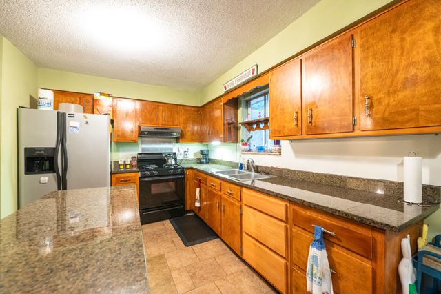 201 Laurelwood Cir, Rossville, GA 30741