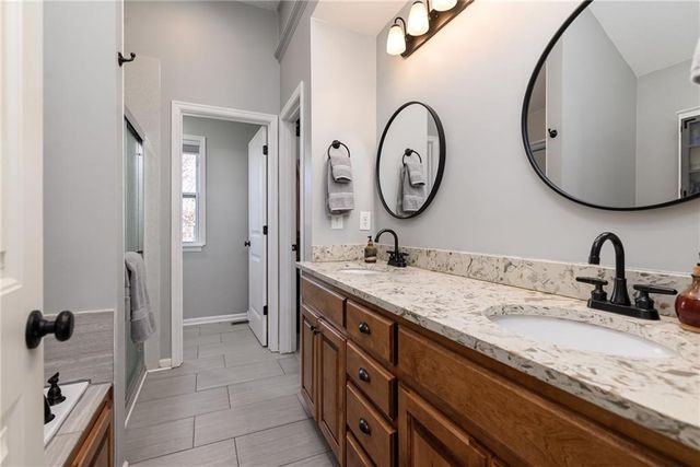 6987 141st Street, Basehor, KS 66007