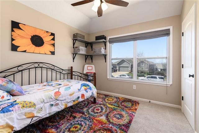 6987 141st Street, Basehor, KS 66007