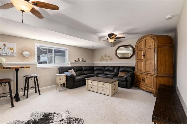 6987 141st Street, Basehor, KS 66007