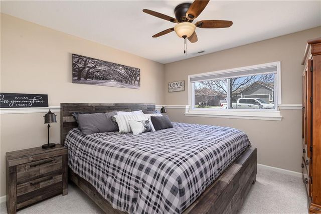 6987 141st Street, Basehor, KS 66007