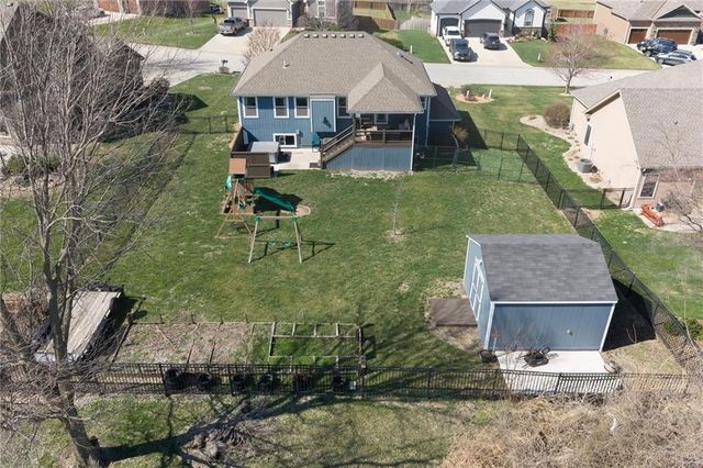 6987 141st Street, Basehor, KS 66007