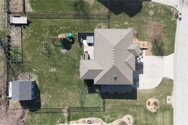6987 141st Street, Basehor, KS 66007