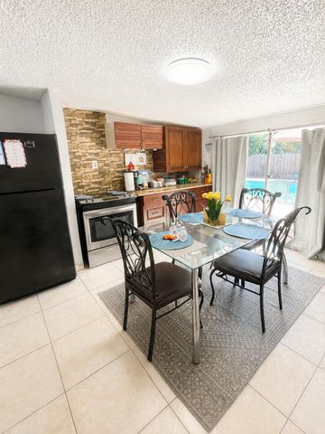 2940 Avenue, Riviera Beach, FL 33404