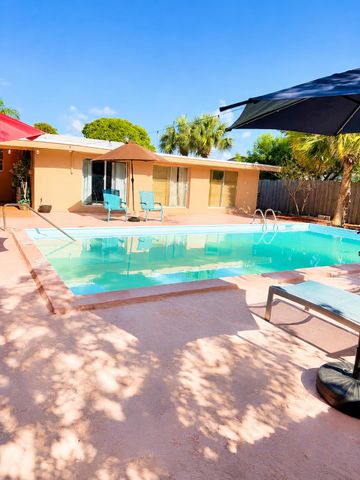 2940 Avenue, Riviera Beach, FL 33404
