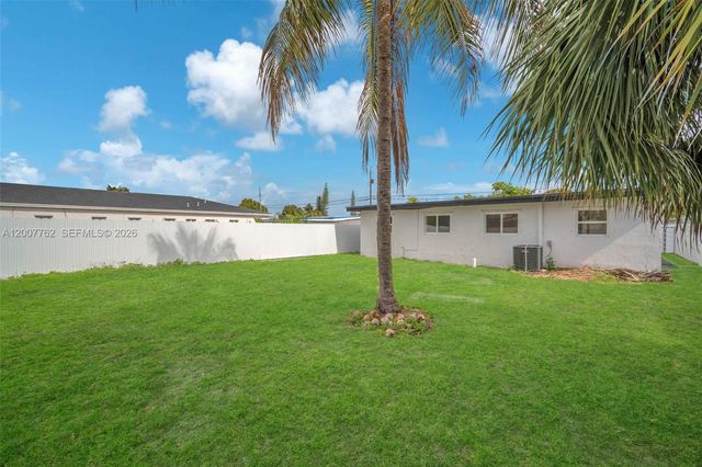 2572 NW 20th Street, Fort Lauderdale, FL 33311