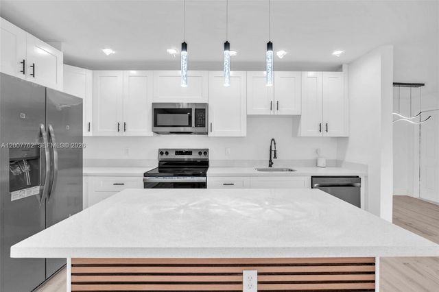 2572 NW 20th Street, Fort Lauderdale, FL 33311