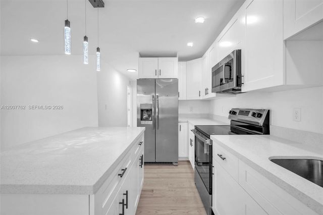 2572 NW 20th Street, Fort Lauderdale, FL 33311