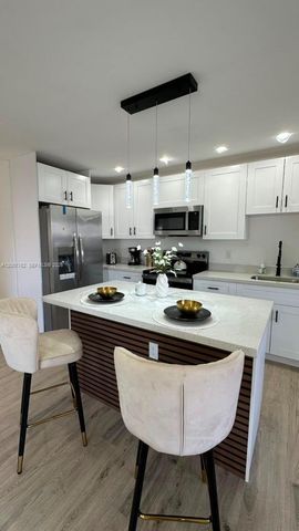 2572 NW 20th Street, Fort Lauderdale, FL 33311