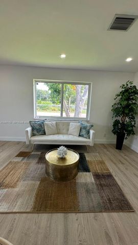 2572 NW 20th Street, Fort Lauderdale, FL 33311