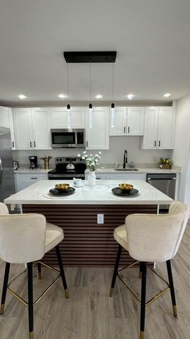 2572 NW 20th Street, Fort Lauderdale, FL 33311