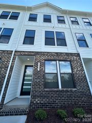 1009 Revival Row, Charlotte, NC 28208