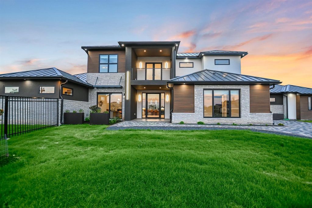 1806 Lauren DR, Spicewood, TX 78669