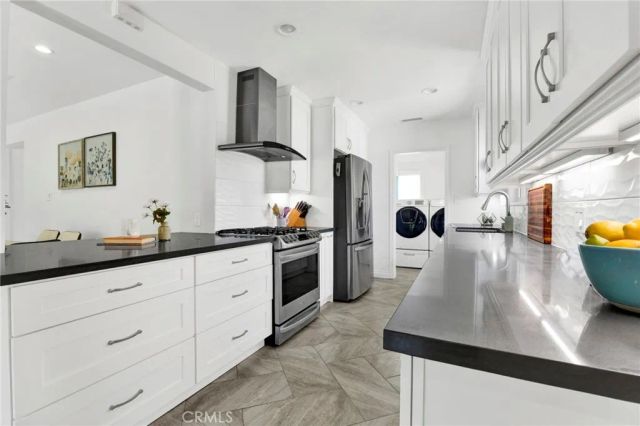 8002 Aldea Avenue, Lake Balboa, CA 91406