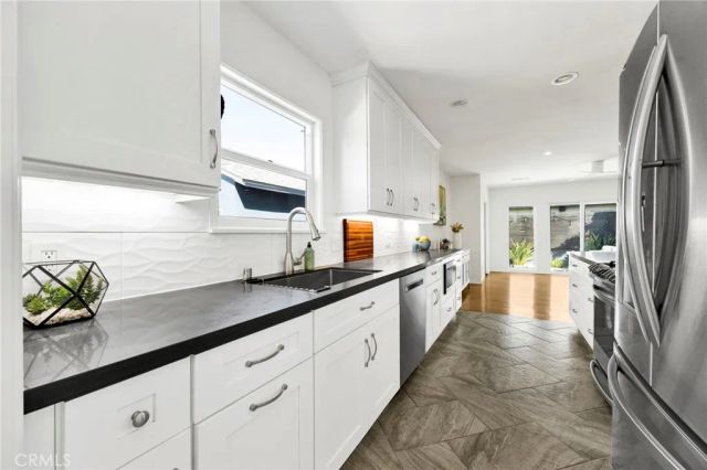 8002 Aldea Avenue, Lake Balboa, CA 91406