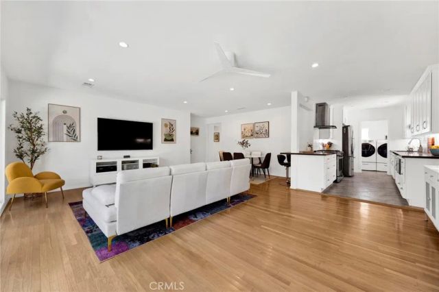 8002 Aldea Avenue, Lake Balboa, CA 91406