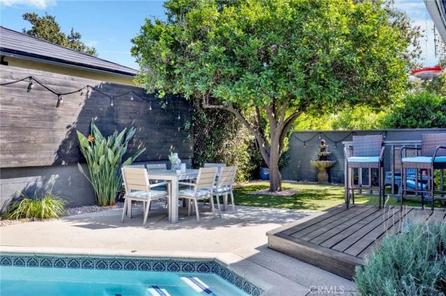 8002 Aldea Avenue, Lake Balboa, CA 91406