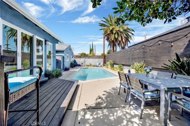8002 Aldea Avenue, Lake Balboa, CA 91406