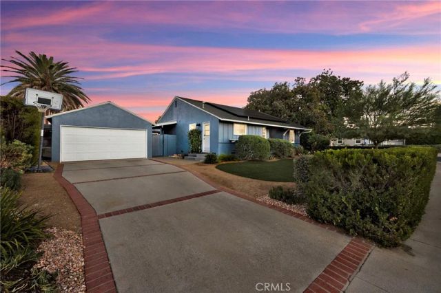 8002 Aldea Avenue, Lake Balboa, CA 91406