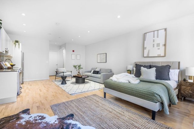 346 Congress Street 412, Boston, MA 02210