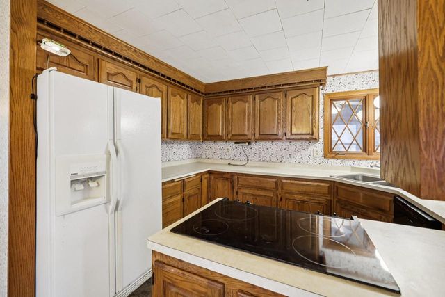 W7028 State Road 16, Pardeeville, WI 53954