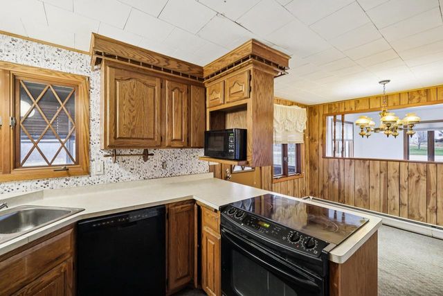 W7028 State Road 16, Pardeeville, WI 53954