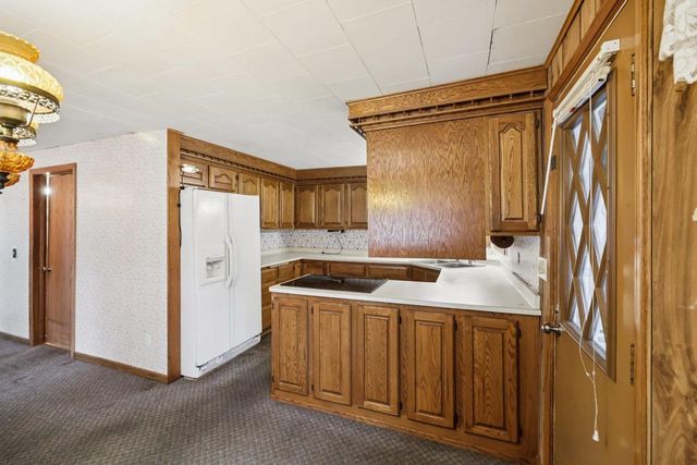 W7028 State Road 16, Pardeeville, WI 53954