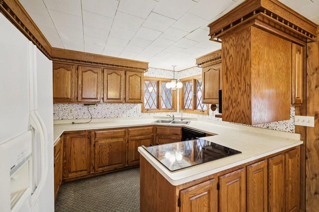 W7028 State Road 16, Pardeeville, WI 53954